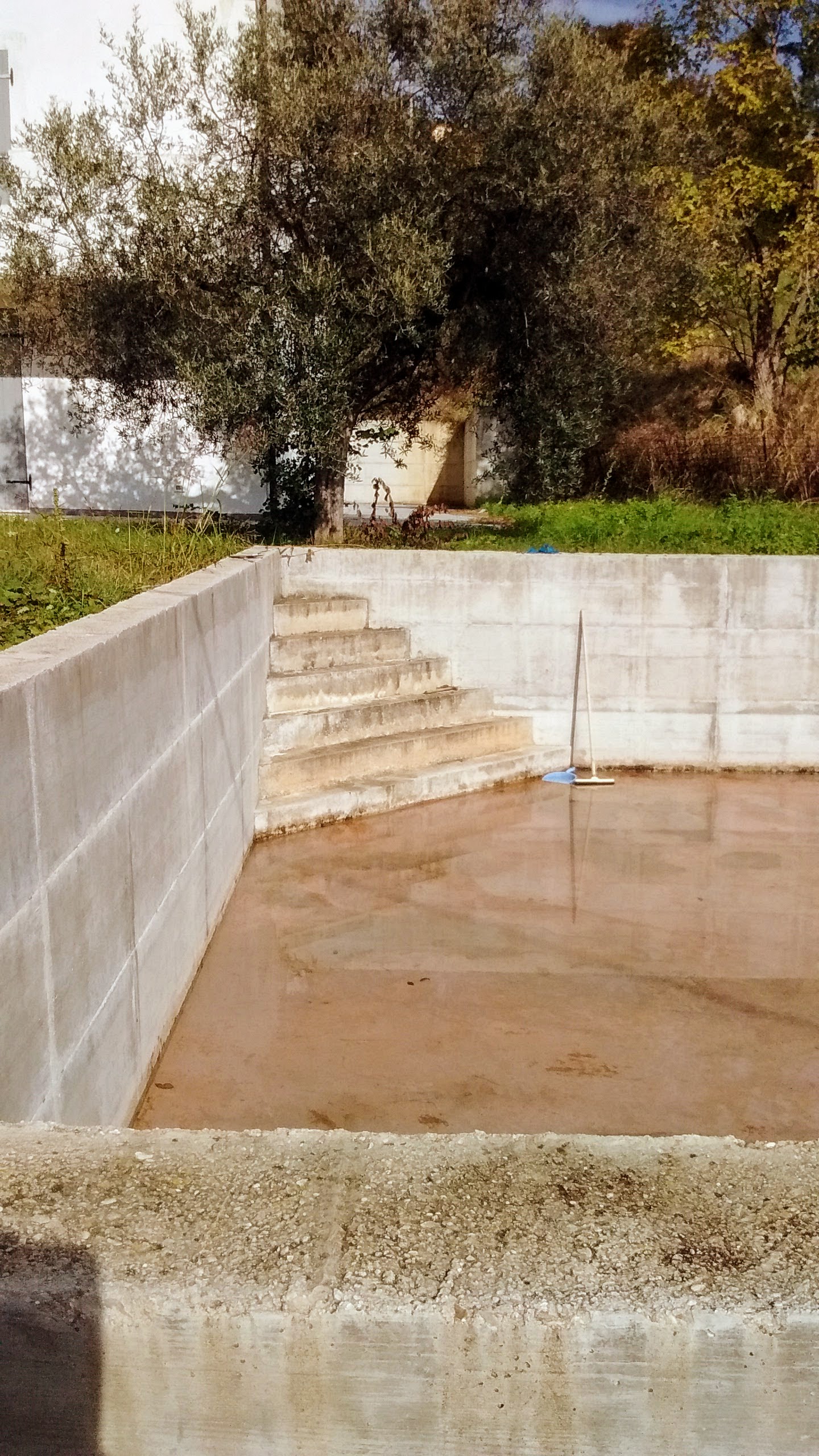 te-koop-aangebodcen-villa-inbouw-betonnen-zwembad